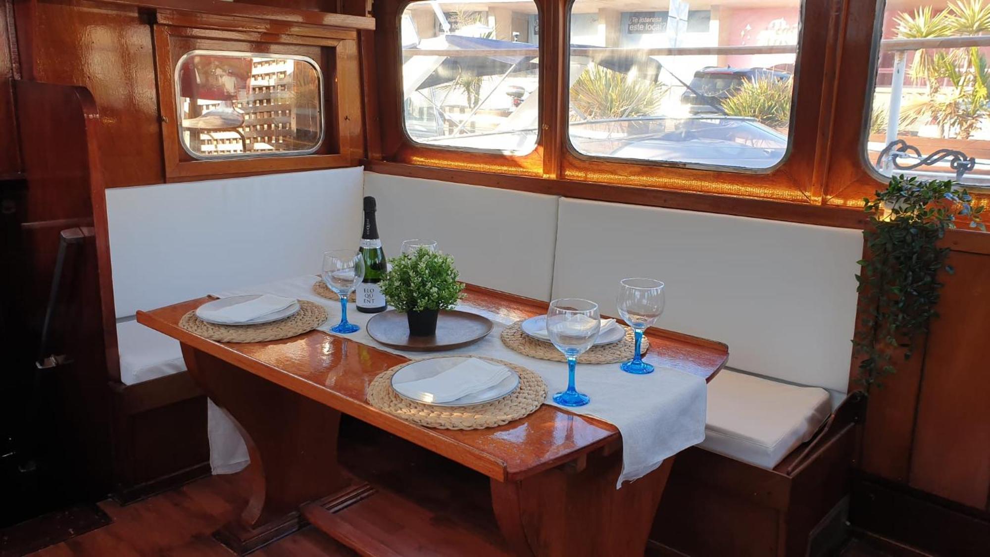 Classic Boat Barcelona Exterior photo